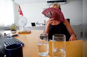 Как уберечься летом от жары в офисе