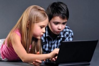 Пять способов помочь своим детям ответственно использовать социальные сети
