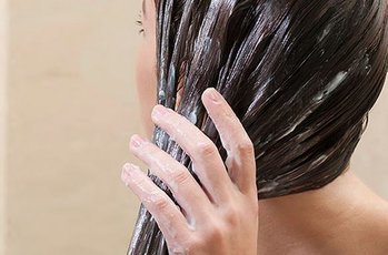 Домашние маски для волос: Мягкие и здоровые локоны