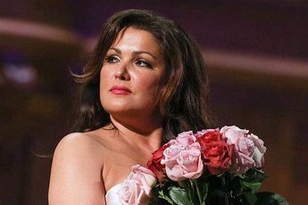 Анна Нетребко стала звездой светского аута в Австрии