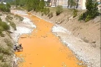 Рудник в Бурятии отравил воду в реке