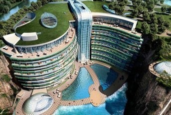 В пригороде Шанхая в 88-метровом карьере открылся уникальный отель