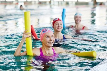 Полноценные упражнения в воде для всего тела