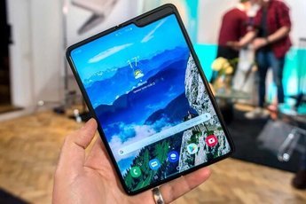 В России раскуплены все Samsung Galaxy Fold стоимостью 160 тыс. рублей за первый уикенд