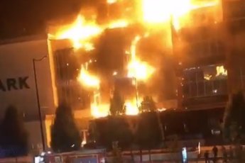 В Грозном произошел пожар в крупном ТЦ