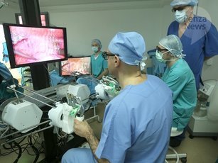 В Пензе робот-хирург впервые провел операцию