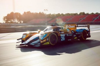 Российская компания Aurus представила 600-сильный болид
