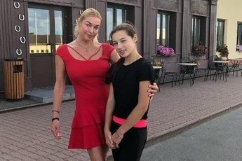 Анастасия Волочкова ворвалась на урок к дочери