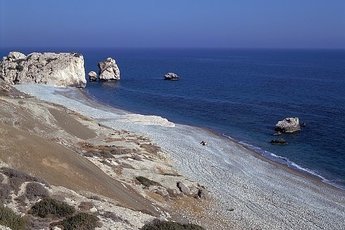 На Кипре во время купания погиб 67-летний турист из РФ