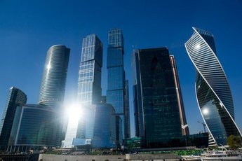 Средняя зарплата в столице более 80 тысяч рублей