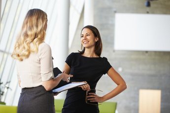 Для чего люди повторяют жесты и фразы друг друга?