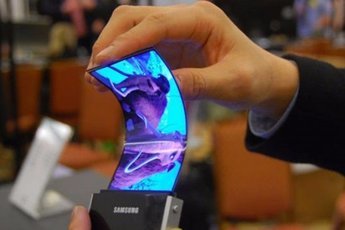 Samsung обнародовал дату старта продаж сгибающегося смартфона в РФ