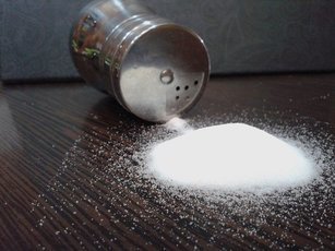 Почему считается несчастливым просыпать соль?