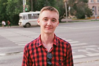 Журналист переоделся, чтобы  проникнуть в запретное для мужчин кафе