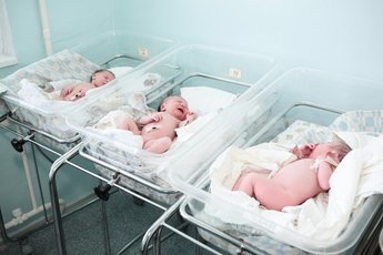 Младенца, родившегося с весом 258 граммов, выписали из больницы