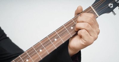 Как сыграть гитарный лик в 3 простых шага