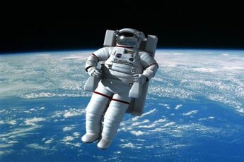 После полета в космос организм становится 