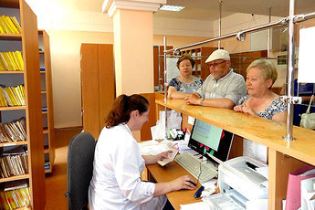 Все меньше россиян  доверяют государственным клиникам