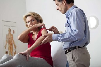 Как лечить боль в сухожилии плеча?