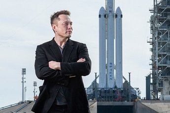 Илон Маск подал иск против ВВС США