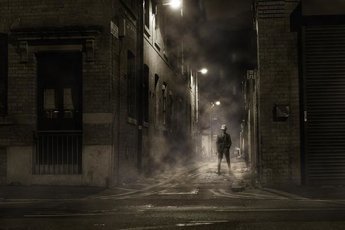Жительница Свердловской области отбилась батоном от нападавшего