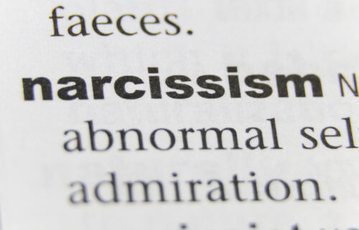 Нарциссизм: Симптомы и признаки