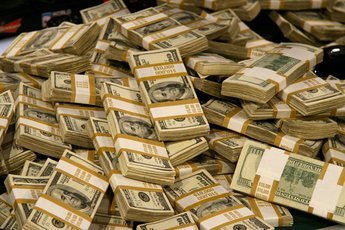Иск на 20 миллионов долларов выиграла мойщица посуды в Майами