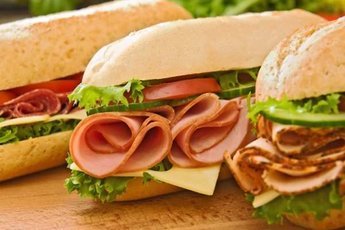 Почему азартные игры привели Джона Монтегю к изобретению сэндвича