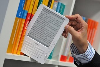 Что лучше - Электронная читалка или бумажная книга?